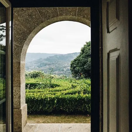 Quinta De Guimaraes Country house *