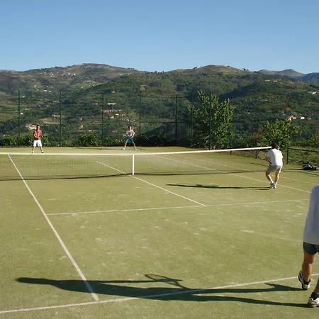 Quinta De Guimaraes Country house *